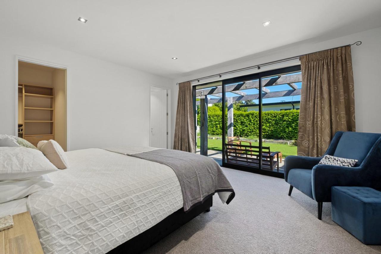 Roys Bay Lodge - Wanaka Holiday Home Exterior photo