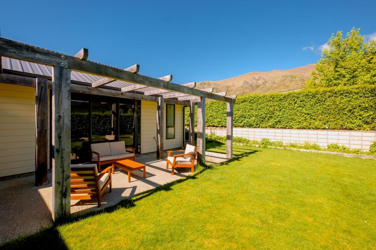 Roys Bay Lodge - Wanaka Holiday Home Exterior photo